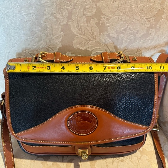 vintage black & tan Dooney & Bourke leather Crossbody bag. EUC - Picture 9 of 13